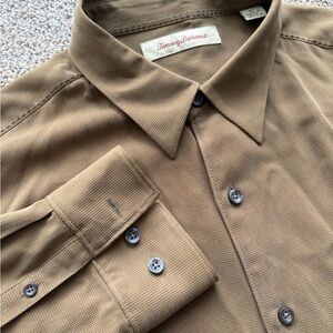 Tommy Bahama Men's Khaki Brown 100% Silk Shirt Men’s Size XL.